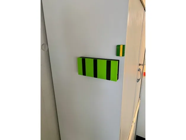 Giá treo áo có lò xo tích hợp cho không gian văn phòng - Image 2