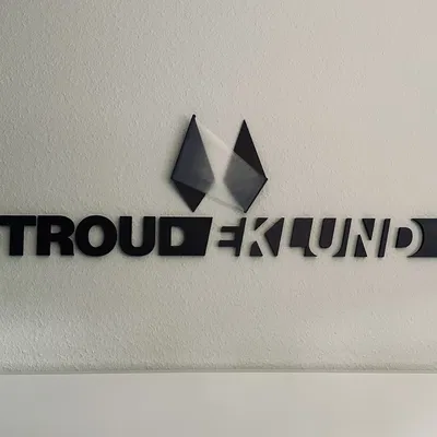 Nghệ thuật treo tường logo Stroud Eklund trong Starfield