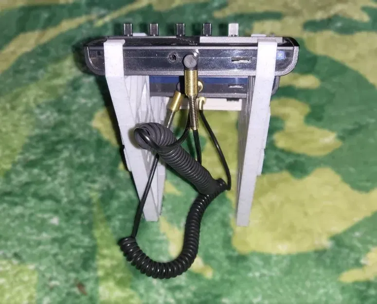 Giá đỡ cho ba synthesizer trong gia đình Monotron - Image 2