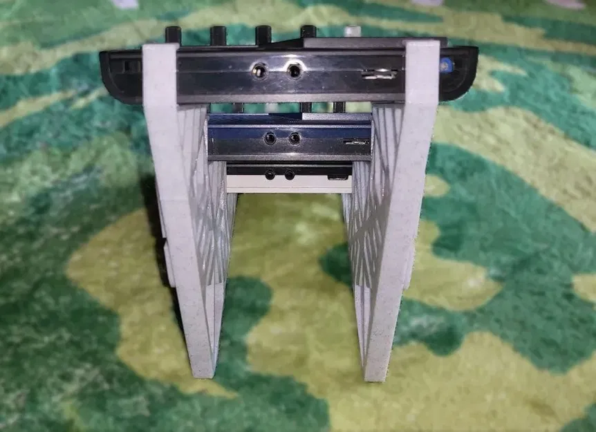 Giá đỡ cho ba synthesizer trong gia đình Monotron - Image 3