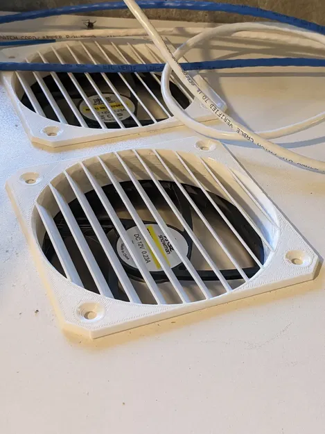 Lưới quạt cho quạt case 120mm với lỗ 127mm - Image 1