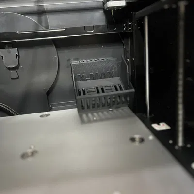 Hộp than X-Max3 với nắp gập tiện lợi