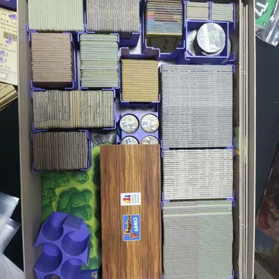 Giá đỡ tổ chức Caverna cho trò chơi bàn