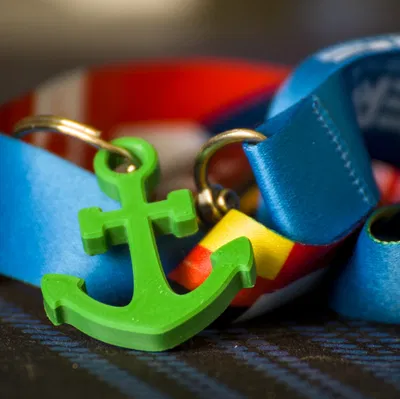 Móc khóa neo biển bền chắc cho bạn