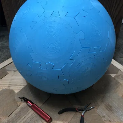 Câu đố hình cầu từ khối đa diện icosahedron rút gọn