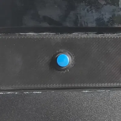 Nắp khu vực ổ đĩa 5 1/4 inch với lỗ cắt cho công tắc