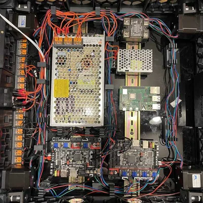 Giá đỡ cáp hai tầng cho hệ thống điện trong mô hình Voron 2.4