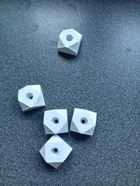 Cửa sắt cổ kiểu chốt trang trí - Image 2