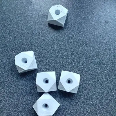 Cửa sắt cổ kiểu chốt trang trí