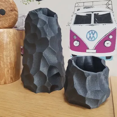 Bộ bình đá chạm khắc độc đáo trong thiết kế VR