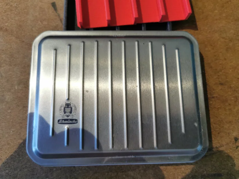 Hộp đựng màu nước Schmincke mới với 28 màu sắc - Image 2