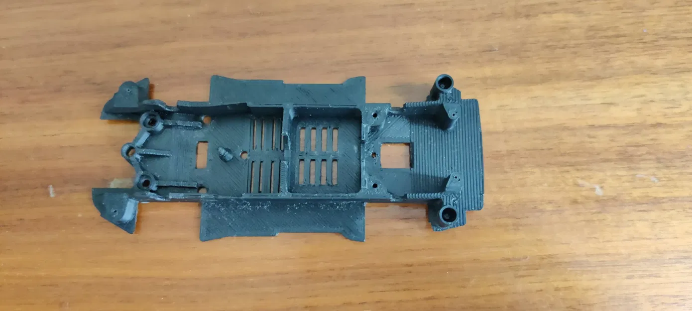 Chassis Ferrari 575 GTC LM04 Evolution chuyển đổi sang kỹ thuật số - Image 4