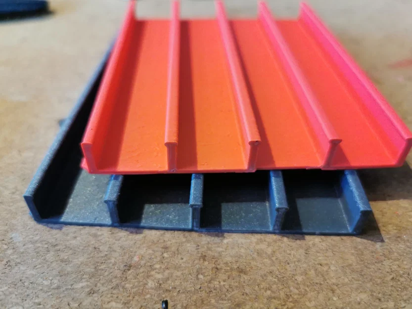 Hộp đựng màu nước Schmincke mới với 28 màu sắc - Image 3