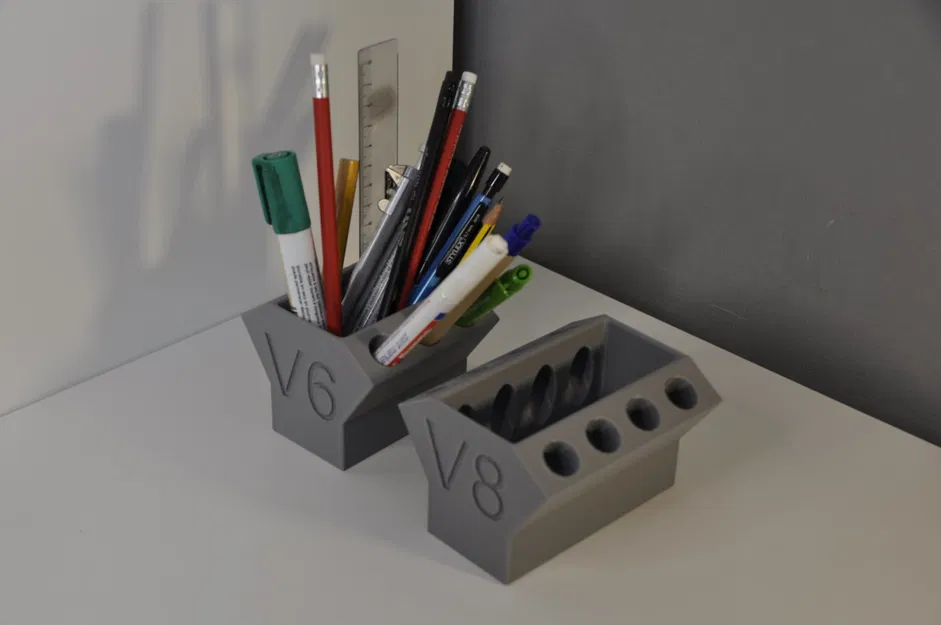 Giá đỡ bút mô phỏng động cơ V6/V8 - Image 1