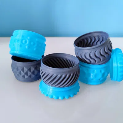 Bộ hộp nhỏ có thể vặn chồng lên nhau