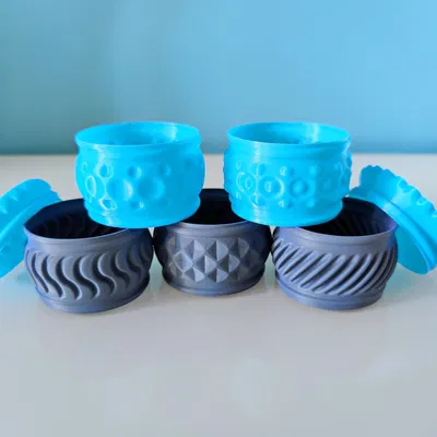 Bộ hộp nhỏ có thể vặn chồng lên nhau