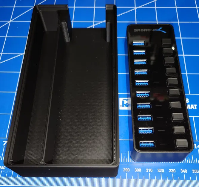 Giá đỡ Gridfinity 4x2 cho hub USB 10 cổng Sabrent - Image 2