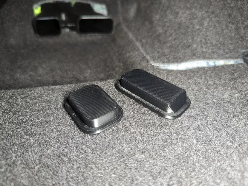 Nắp chặn thông gió ghế sau Chevrolet Bolt 2017-2023 - Image 1