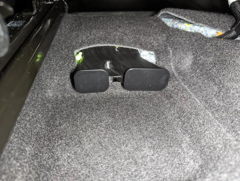 Nắp chặn thông gió ghế sau Chevrolet Bolt 2017-2023 - Image 2