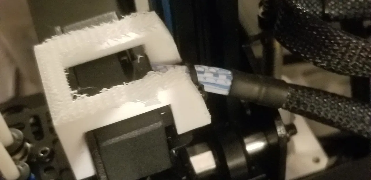 Kẹp giữ dây cáp kết nối đầu in cho máy GEEETECH A20M - Image 1