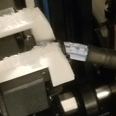 Kẹp giữ dây cáp kết nối đầu in cho máy GEEETECH A20M