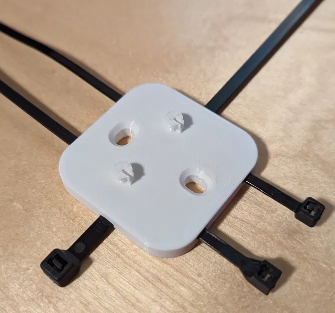 Bảng gắn Wyze Cam OG với khe cắm dây zip - Image 1