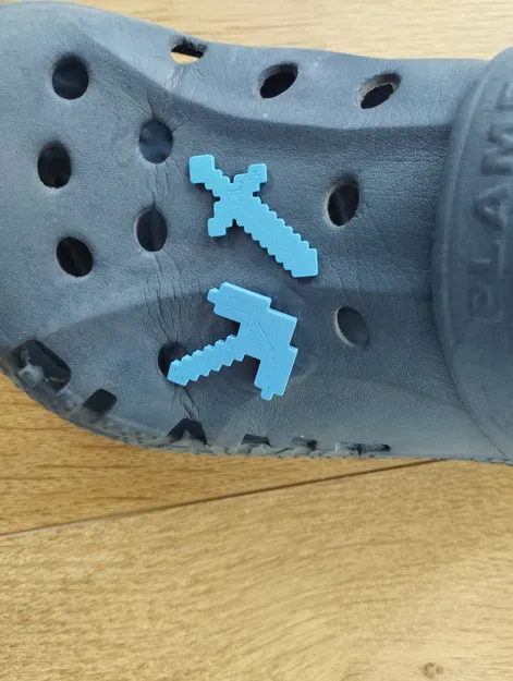 Kiếm và cuốc Minecraft Jibbitz cho giày crocs - Image 1