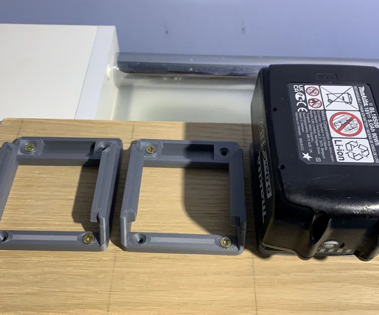 Giá đỡ pin cho pin Makita LXT 18V - Image 1