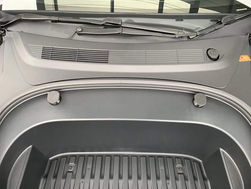 Giá đỡ an toàn cho khoang hành lý trước Tesla Model 3 2021 - Image 5