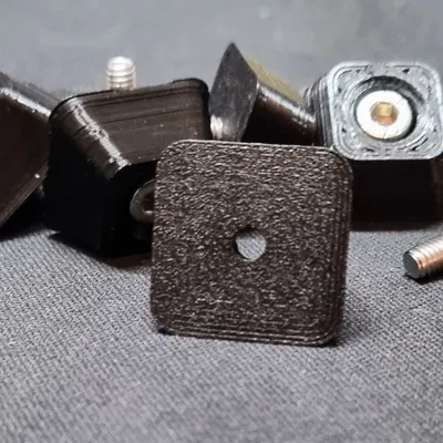 Chân vuông thon dần với lỗ thích hợp cho vít m4