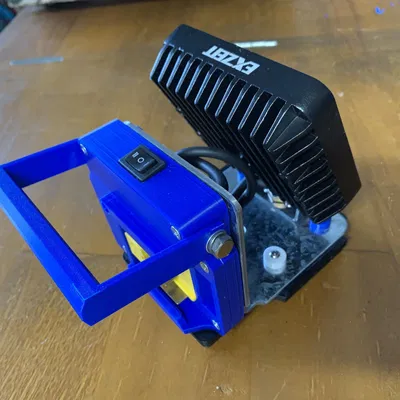 Đèn làm việc Makita 18V với thiết kế di động