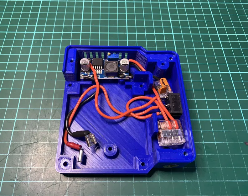 Đèn làm việc Makita 18V với thiết kế di động - Image 6