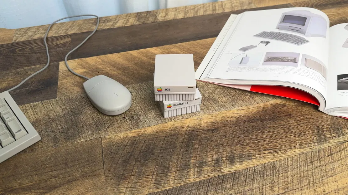 Vỏ máy BlueSCSI v2 phong cách Apple những năm 80-90 - Image 1