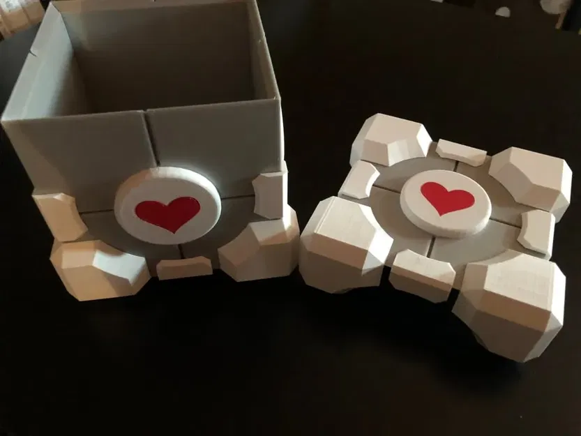 Hộp Companion Cube với các phần tách rời nhiều màu sắc - Image 1