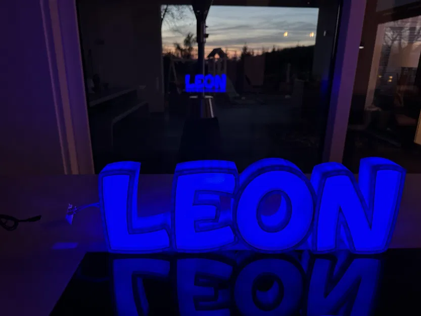 Đèn LED tên "LEON" cho trẻ em - Image 1