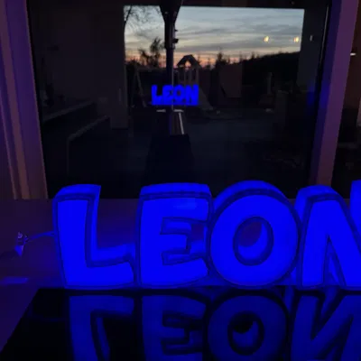 Đèn LED tên "LEON" cho trẻ em