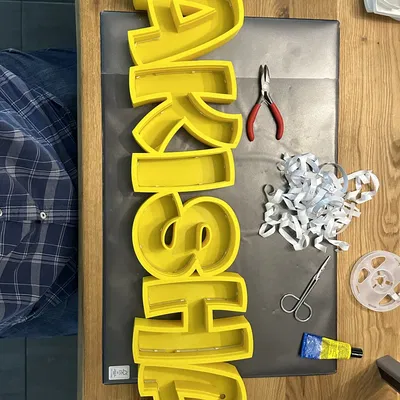 Đèn LED tên "LAKISHA" in được cho trẻ em