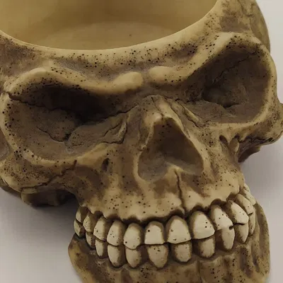 Gạt tàn thuốc lá hình đầu lâu nghệ thuật