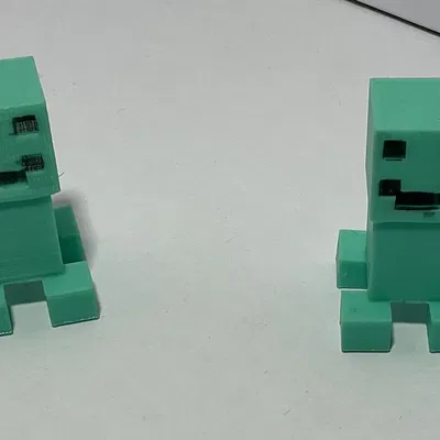 Creeper nhỏ đang mỉm cười từ game Minecraft