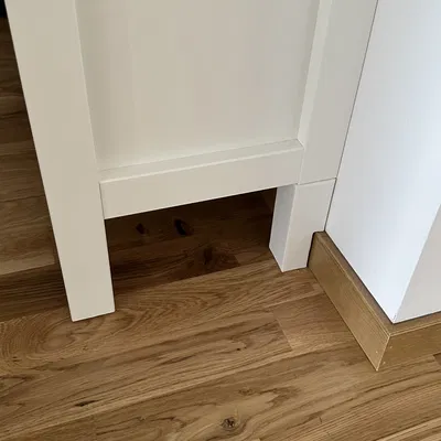 Giá đỡ chân sau cho kệ giày Ikea Hemnes