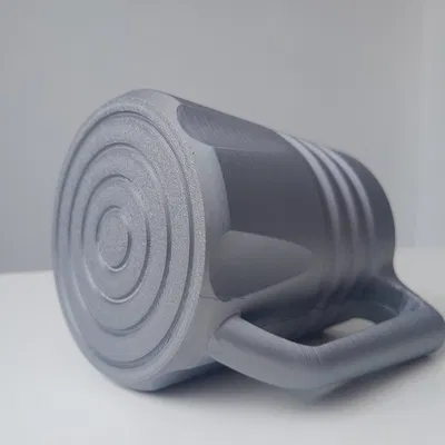 Giá đỡ cốc hoặc chai nước cho bút chì và đồ uống