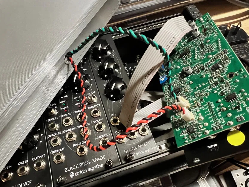 Hộp reverberation lò xo Erica Synths Black Spring - Image 9