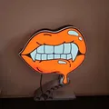 Hộp đèn ma cà rồng với chân đế độc đáo - Thumbnail 9