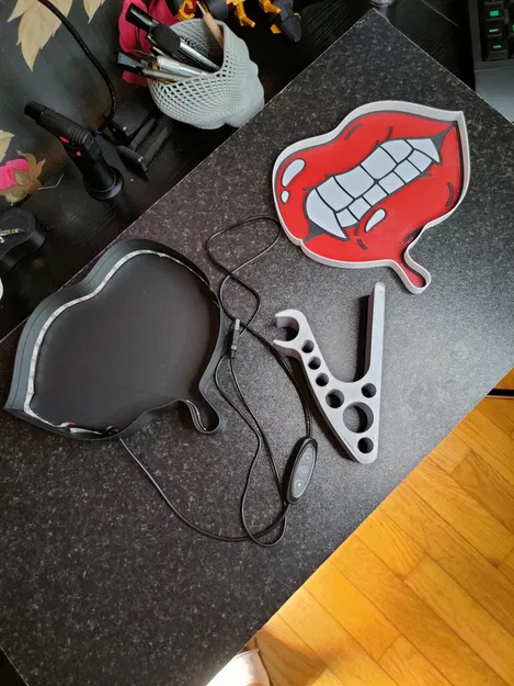 Hộp đèn ma cà rồng với chân đế độc đáo - Image 11