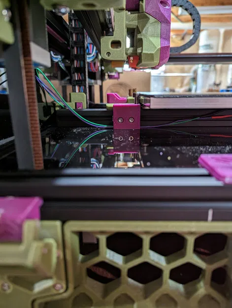 Bệ giữ đĩa linh hoạt Voron 2.4 với kênh dây nối - Image 1