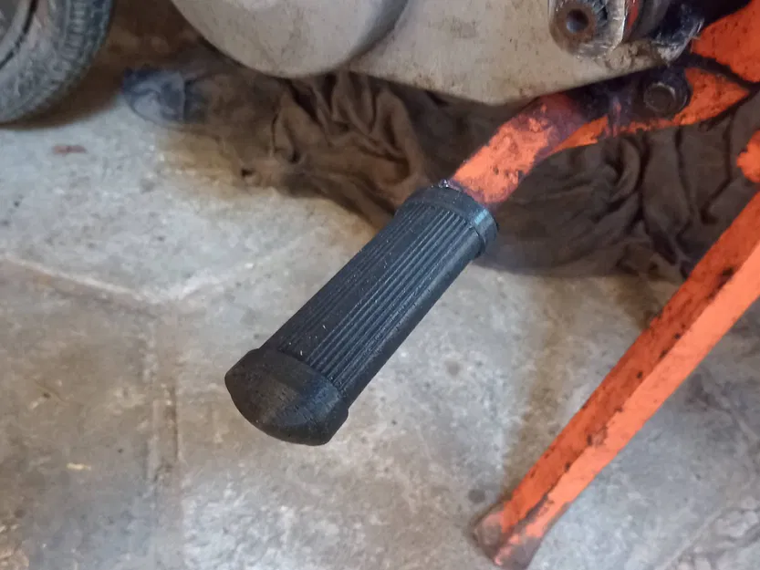 Bệ để chân lái xe Romet với lỗ tròn - Image 1