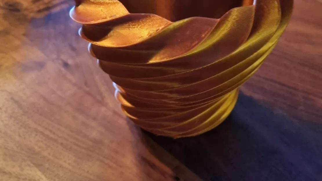 Chậu cây xoắn ốc thiết kế đẹp cho hoa và cây cảnh - Image 2