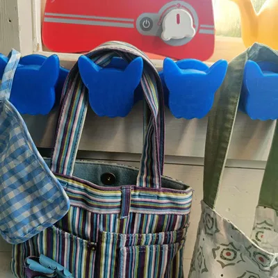 Móc treo hình chó bulldog Pháp độc đáo và tiện lợi