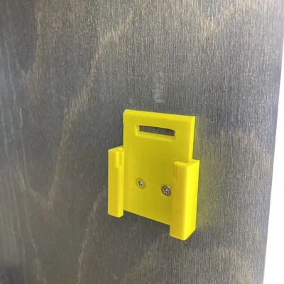 Giá đỡ pin 18V treo tường cho DeWalt