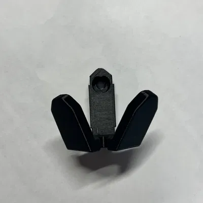 Giá treo áo đôi tiện lợi cho không gian sống